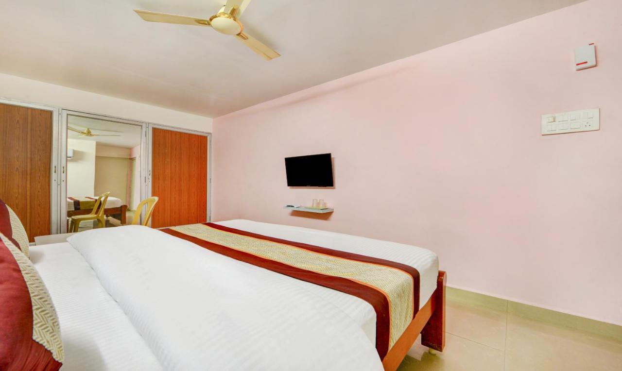 Hotel Sal Inn - Near Airport Ченнаи Экстерьер фото