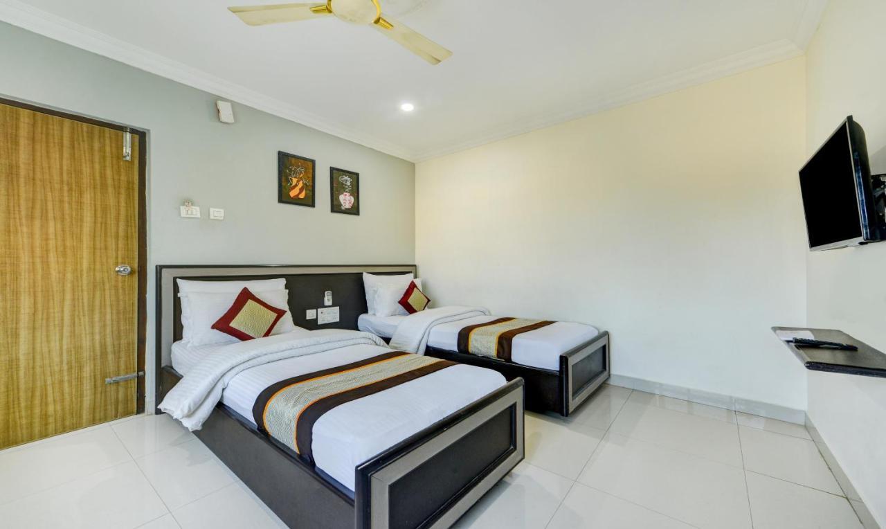 Hotel Sal Inn - Near Airport Ченнаи Экстерьер фото