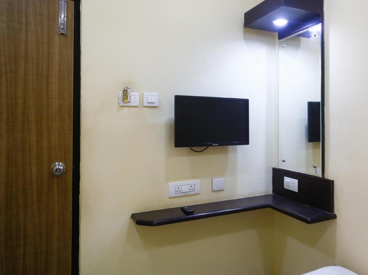 Hotel Sal Inn - Near Airport Ченнаи Экстерьер фото