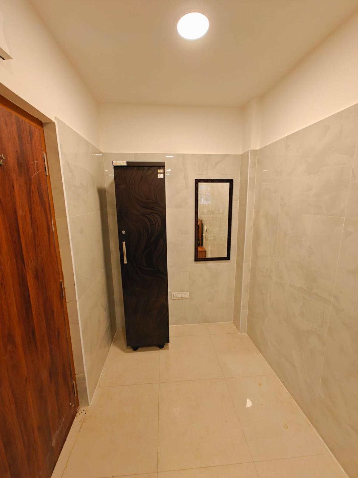 Hotel Sal Inn - Near Airport Ченнаи Экстерьер фото